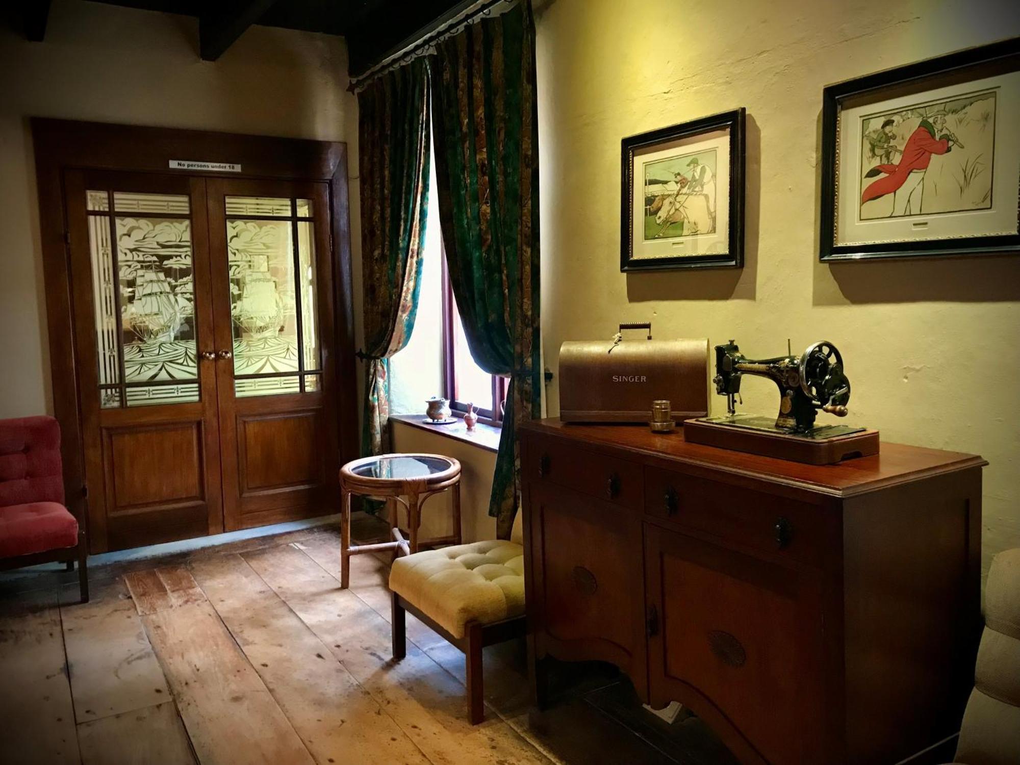 Ruiterbos Eight Bells Mountain Inn מראה חיצוני תמונה